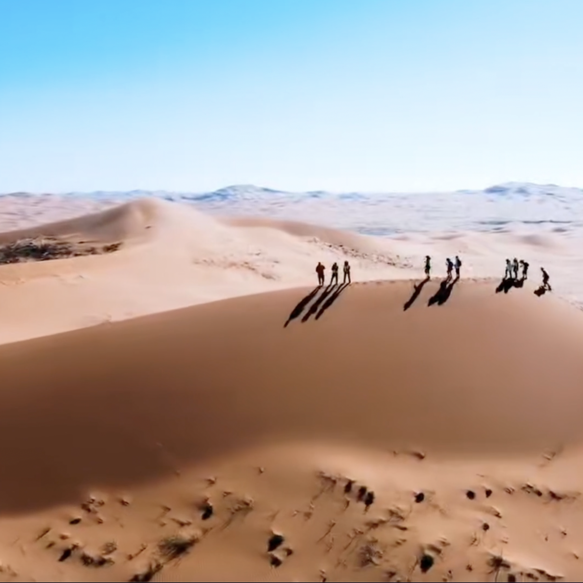 准点投资腾格里沙漠10公里徒步挑战赛